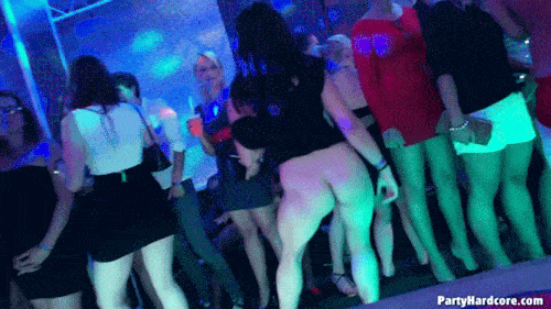 French F. reccomend upskirt disco dancing