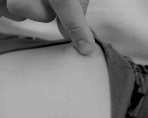 Cameltoe grey yogapants touching teen