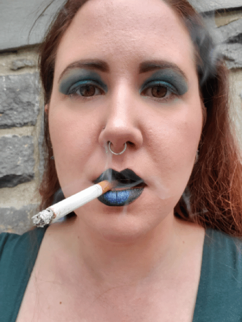 Chubby goth teen brunette goddess smoking camo black