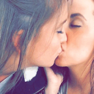 best of Tongue kisses play lesbian navel