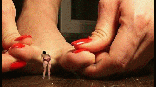 Blue B. reccomend giantess crushed alive