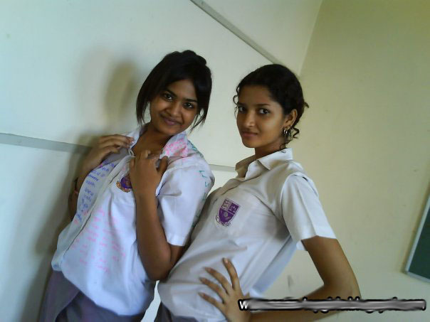 Bloomer reccomend lankan school girl play with