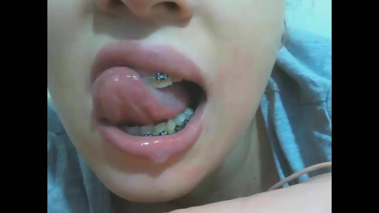 Sexy mouth vore