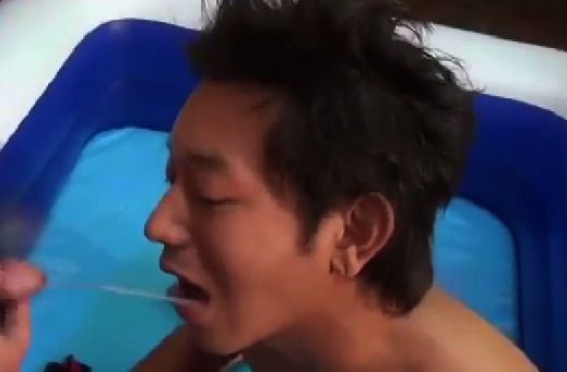 Asian twink pissing